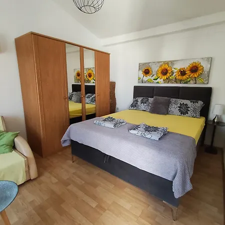 Apartmani Adriatic Rogoznica (Sibenik-Knin)