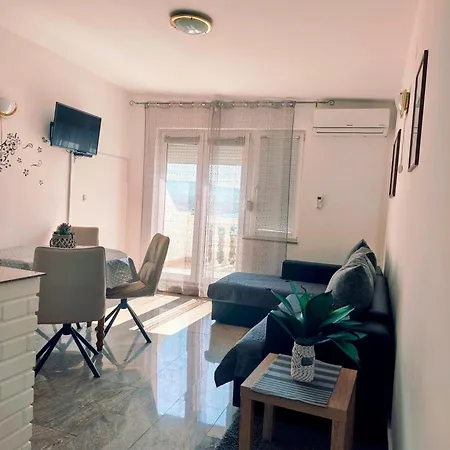 Apartmani Adriatic Apartment *